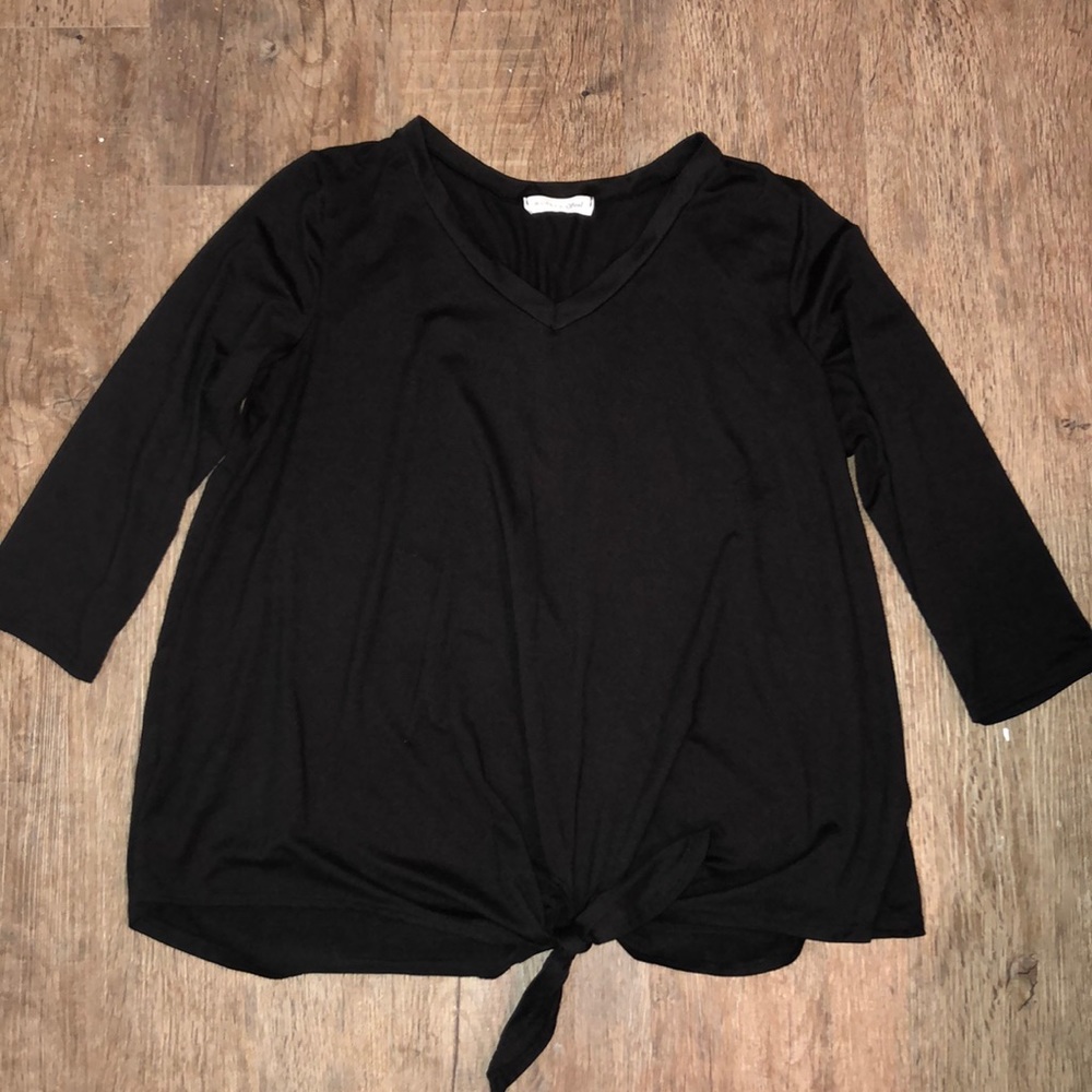 3/4 sleeve v-neck blouse with front tie
